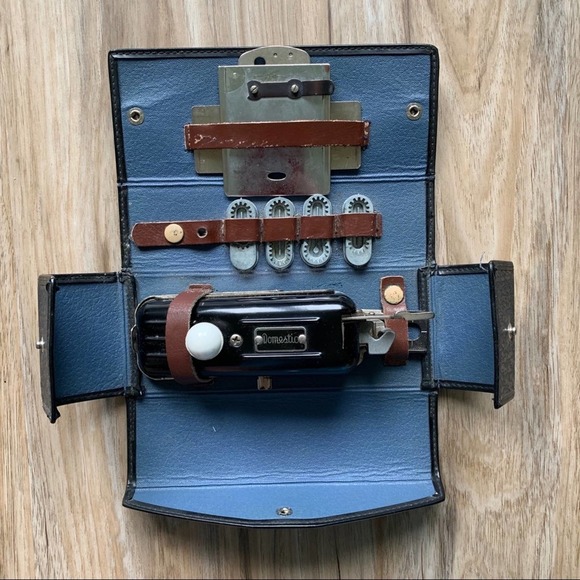 Vintage Domestic Buttonholer Attachment in Case! WITH 4 Plates - Picture 7 of 9